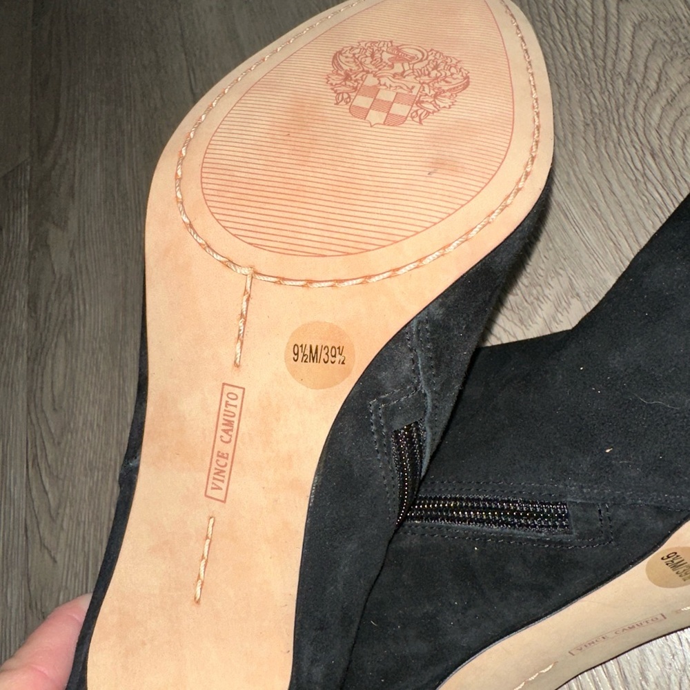 Vince Camuto Vecka Black Suede Heeled Bootie Size 9.5 M - Picture 13 of 14